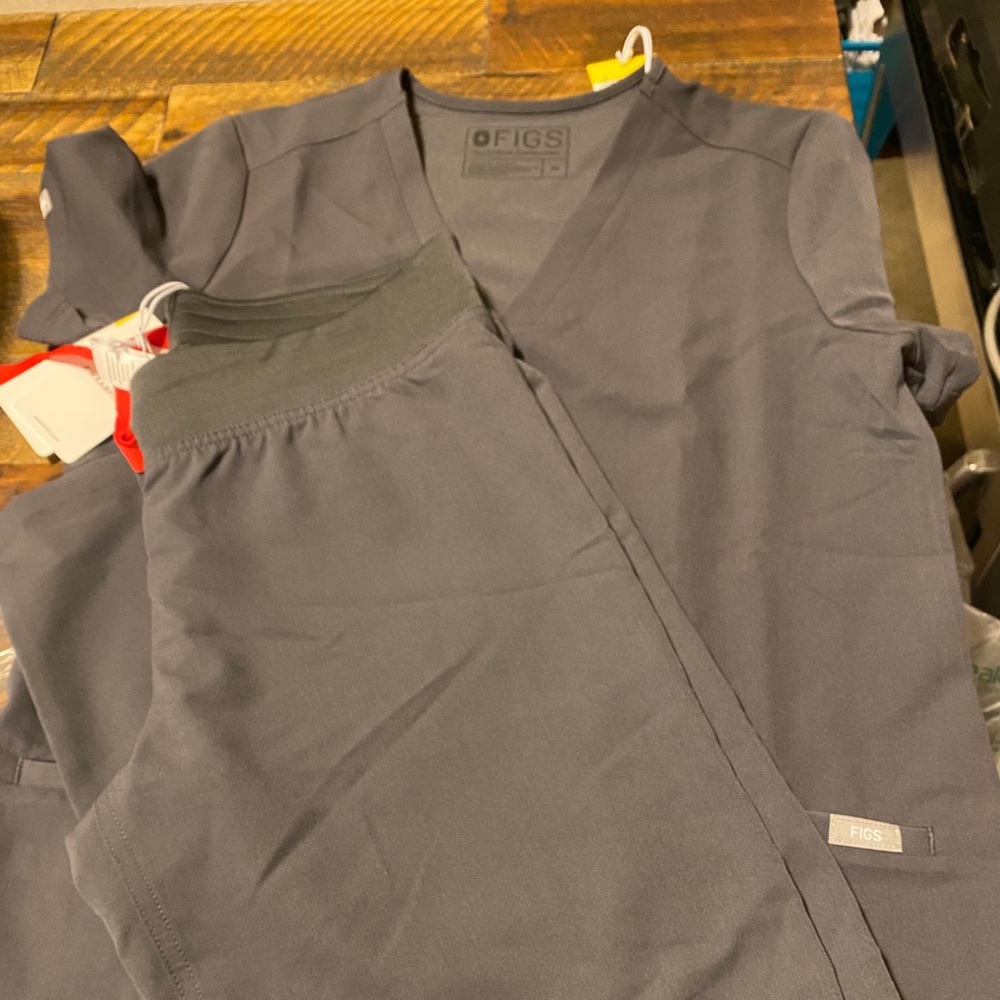 Figs scrubs set